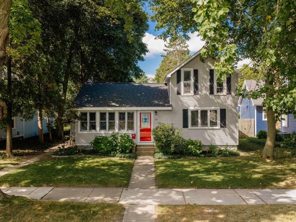 131 Spruce N, Traverse City, MI 49684