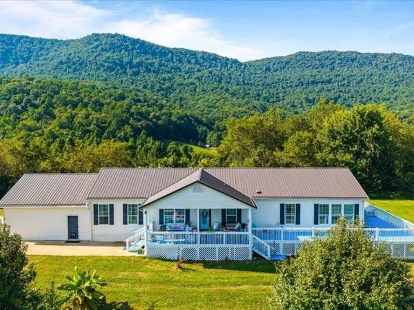 289 Carr Gap Rd, Speedwell, TN 37870