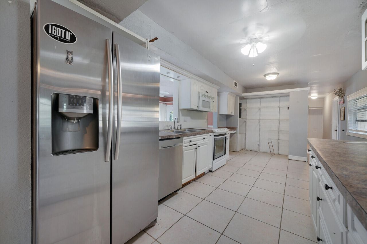 6311 NW 72nd Avenue, Tamarac, FL 33321 Photo