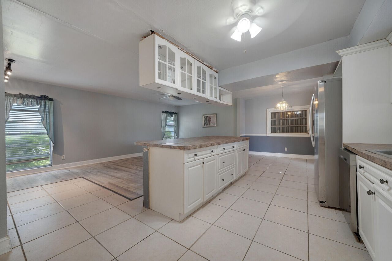 6311 NW 72nd Avenue, Tamarac, FL 33321 Photo