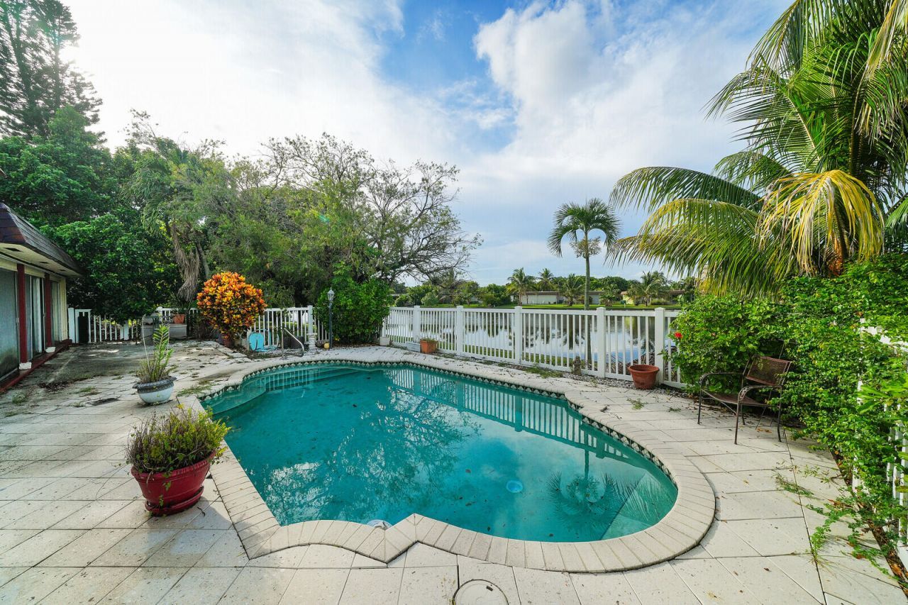 6311 NW 72nd Avenue, Tamarac, FL 33321 Photo