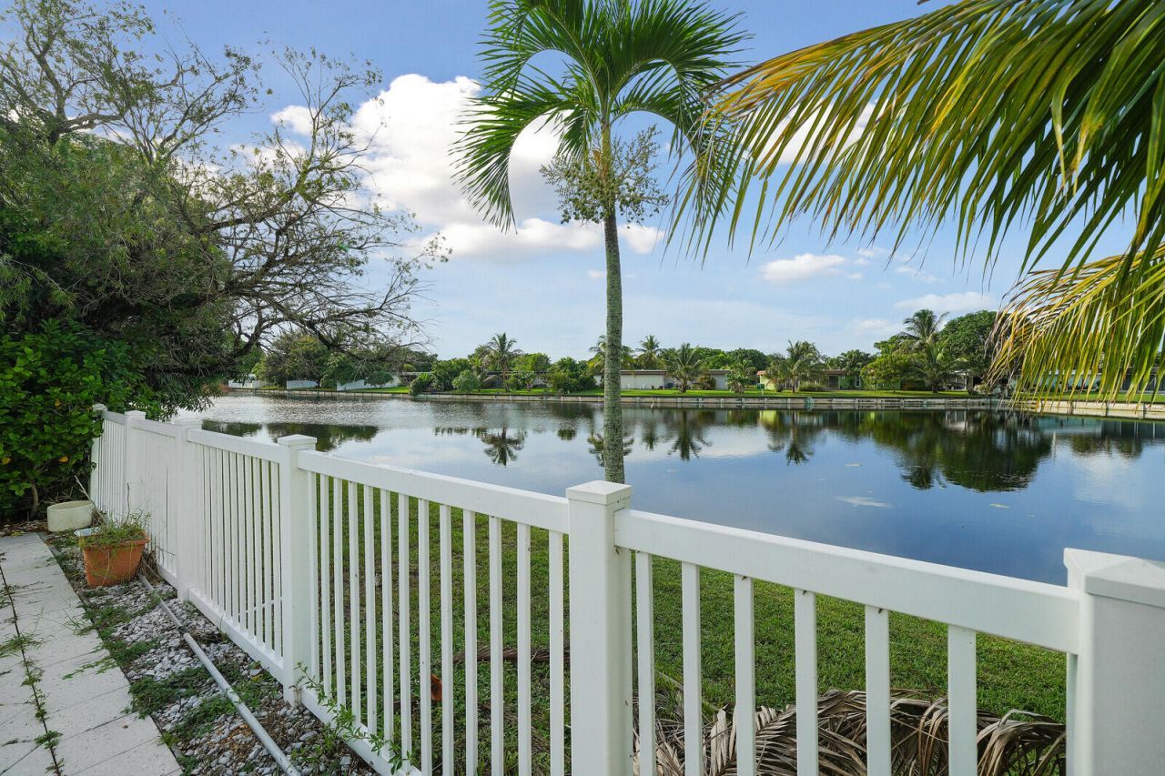 6311 NW 72nd Avenue, Tamarac, FL 33321 Photo