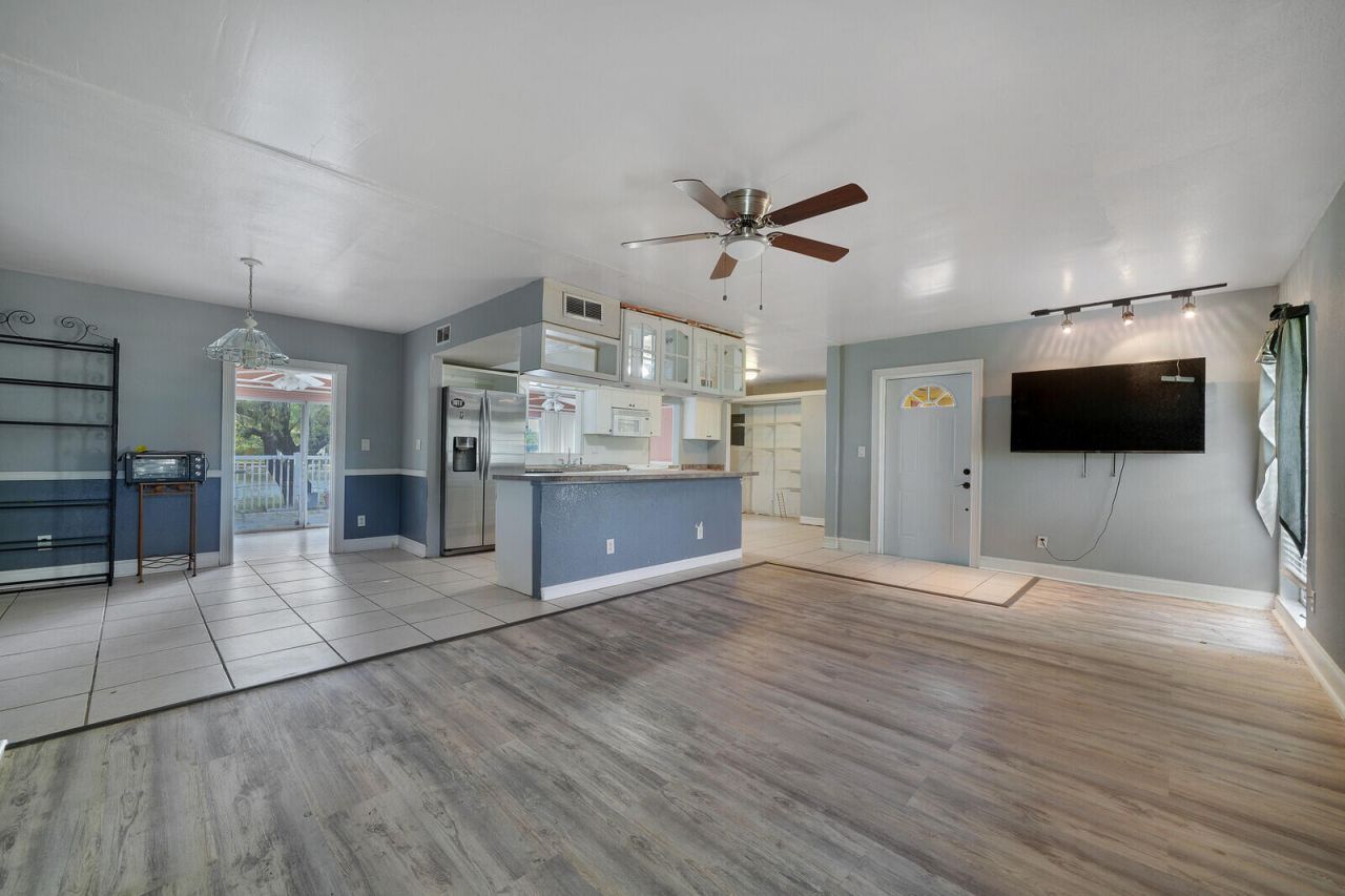 6311 NW 72nd Avenue, Tamarac, FL 33321 Photo
