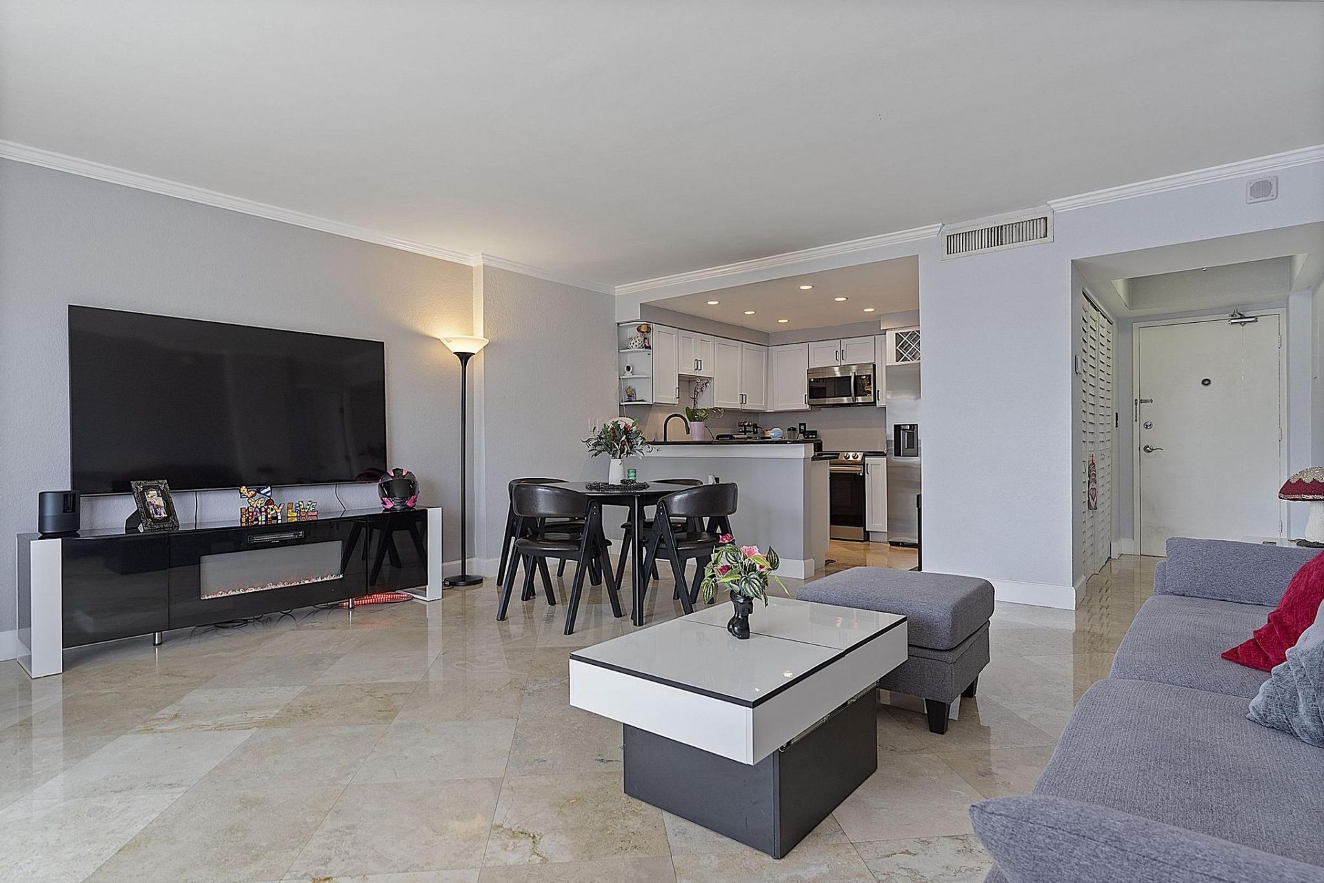 2900 NE 30th Street, Unit Apt 8j, Fort Lauderdale, FL 33306 Photo