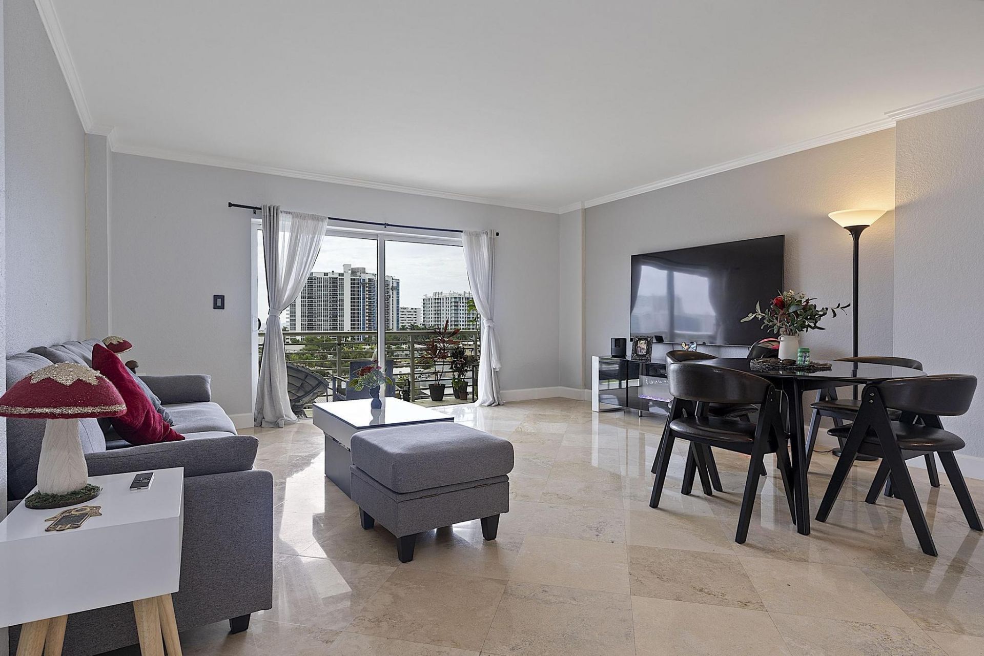 2900 NE 30th Street, Unit Apt 8j, Fort Lauderdale, FL 33306 Photo