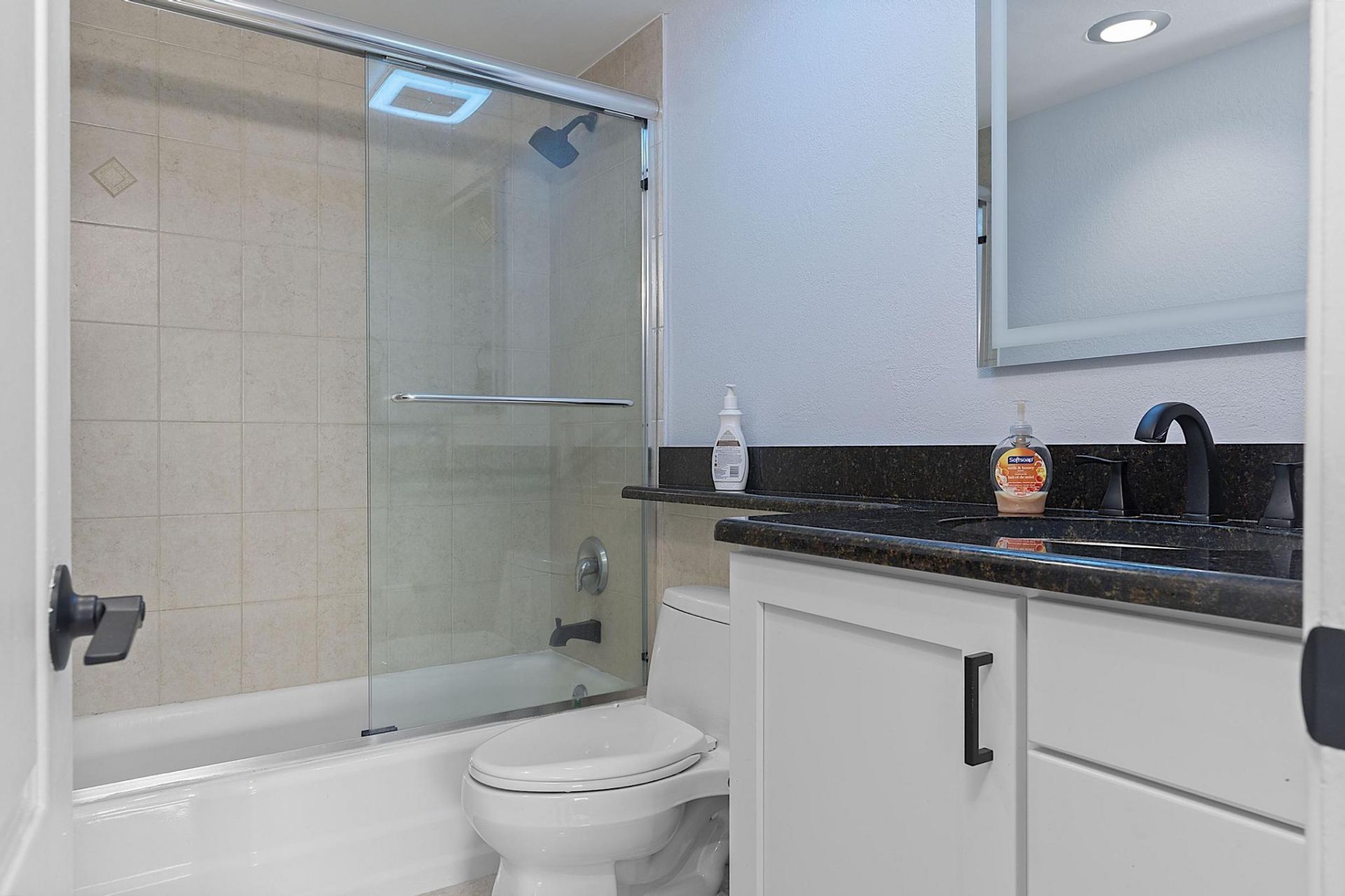 2900 NE 30th Street, Unit Apt 8j, Fort Lauderdale, FL 33306 Photo