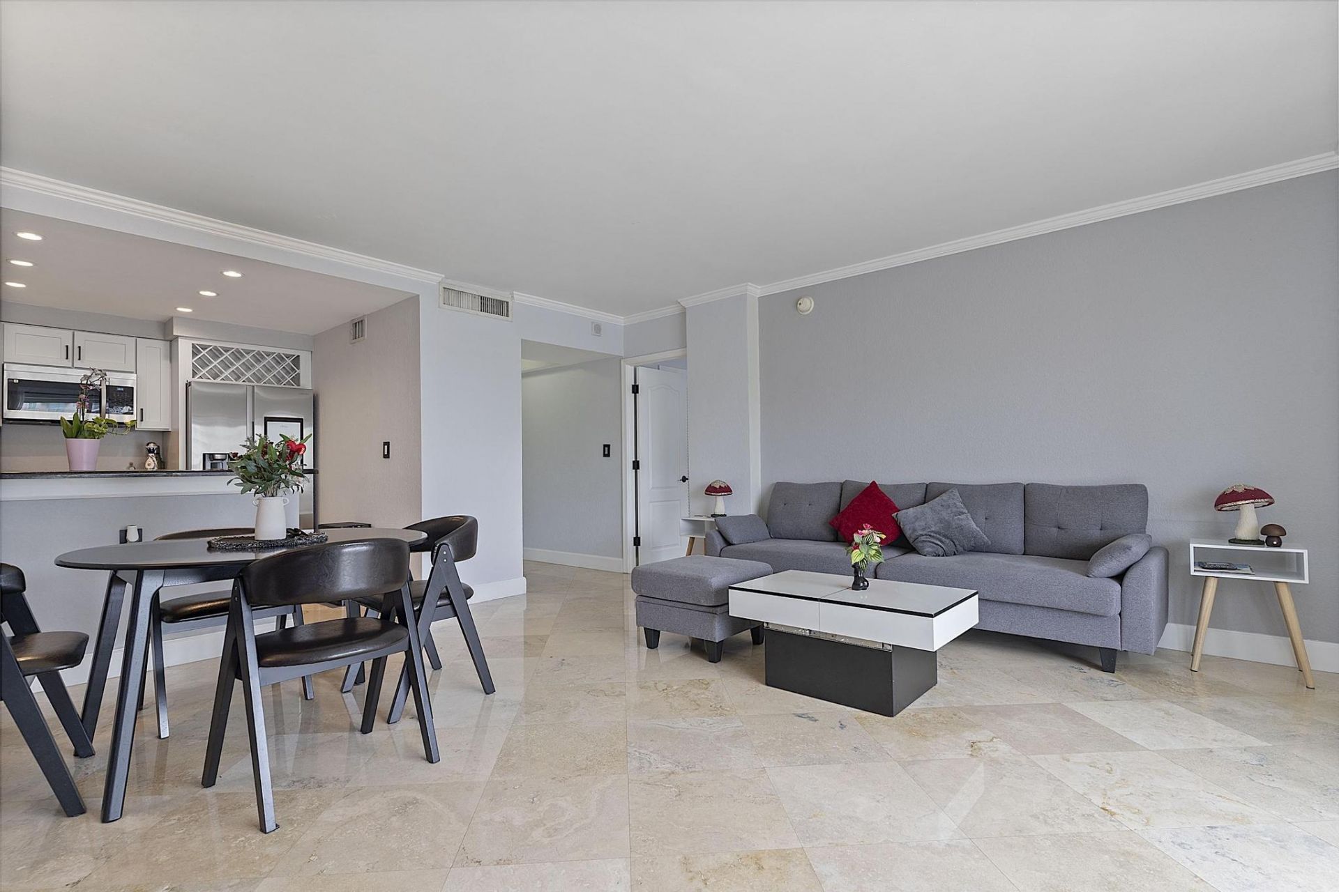 2900 NE 30th Street, Unit Apt 8j, Fort Lauderdale, FL 33306 Photo