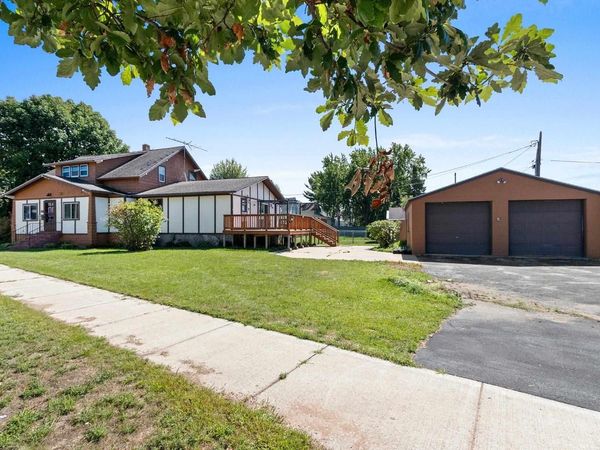 1005 ELIZABETH AVENUE, Marinette, WI 54143