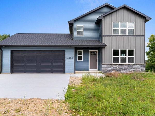 1801 SOUTHLAND LANE, New London, WI 54961
