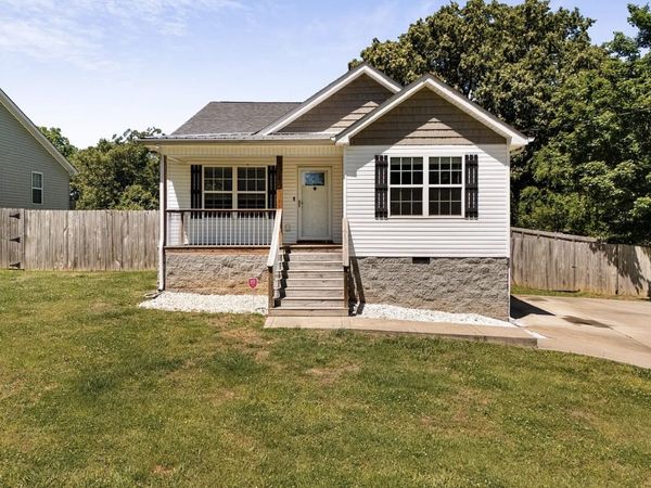1206 Hornal Rd, White Bluff, TN 37187