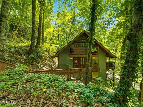 1211 N Baden Drive , Gatlinburg, TN 37738