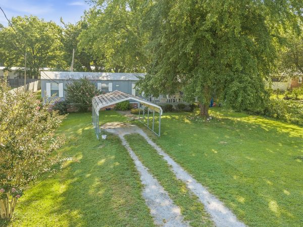 765 Kentucky Ave S, Parsons, TN 38363