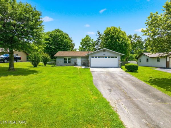 409 Windrush Circle , Sevierville, TN 37862