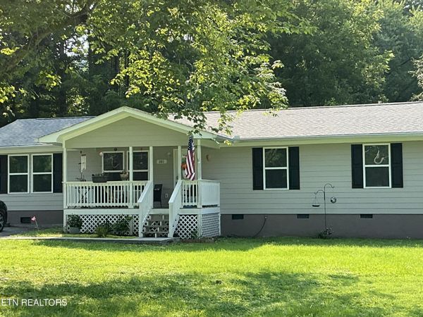 181 Spring St , Spring City, TN 37381