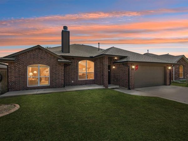 11520 SW 11th Street, Yukon, OK 73099