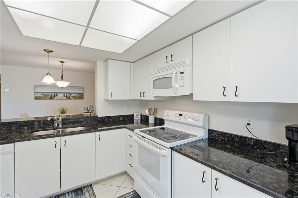 7300 Glenmoor Ln , Unit 205, Naples, FL 34104 Photo