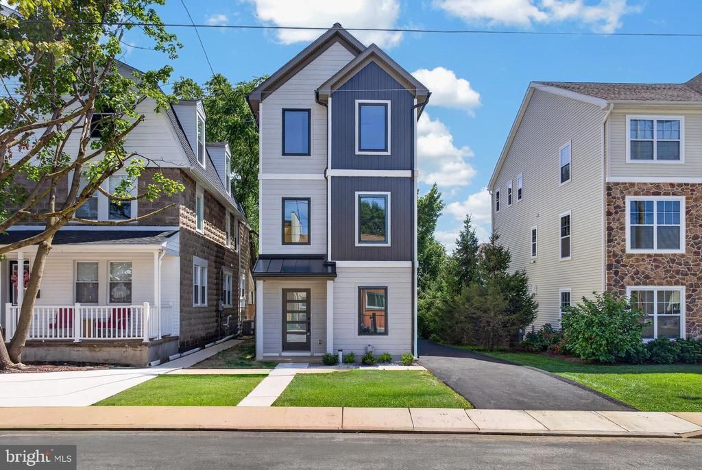 340 E BARNARD STREET , WEST CHESTER, PA 19382