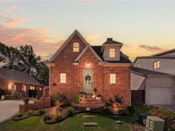 138 N Hawkstone Drive, Fayetteville, AR 72704