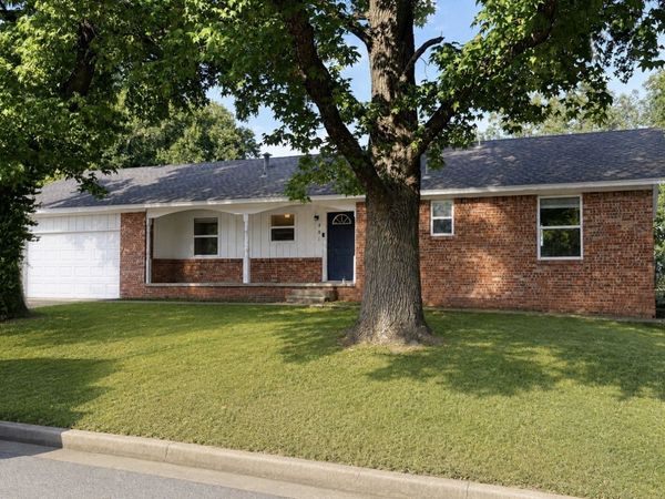 801 N Brady Drive, Hominy, OK 74035