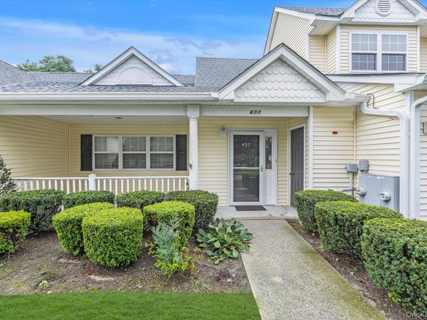 403 Winged Foot Way , Riverhead, NY 11901