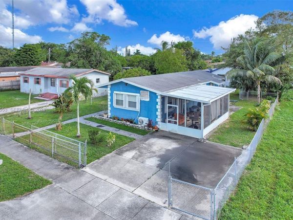 2760 NW 23rd St , Fort Lauderdale, FL 33311