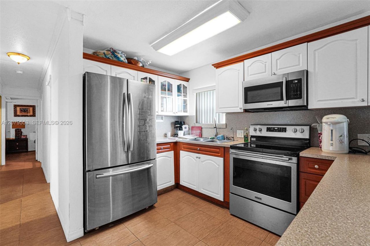 2760 NW 23rd St , Fort Lauderdale, FL 33311 Photo