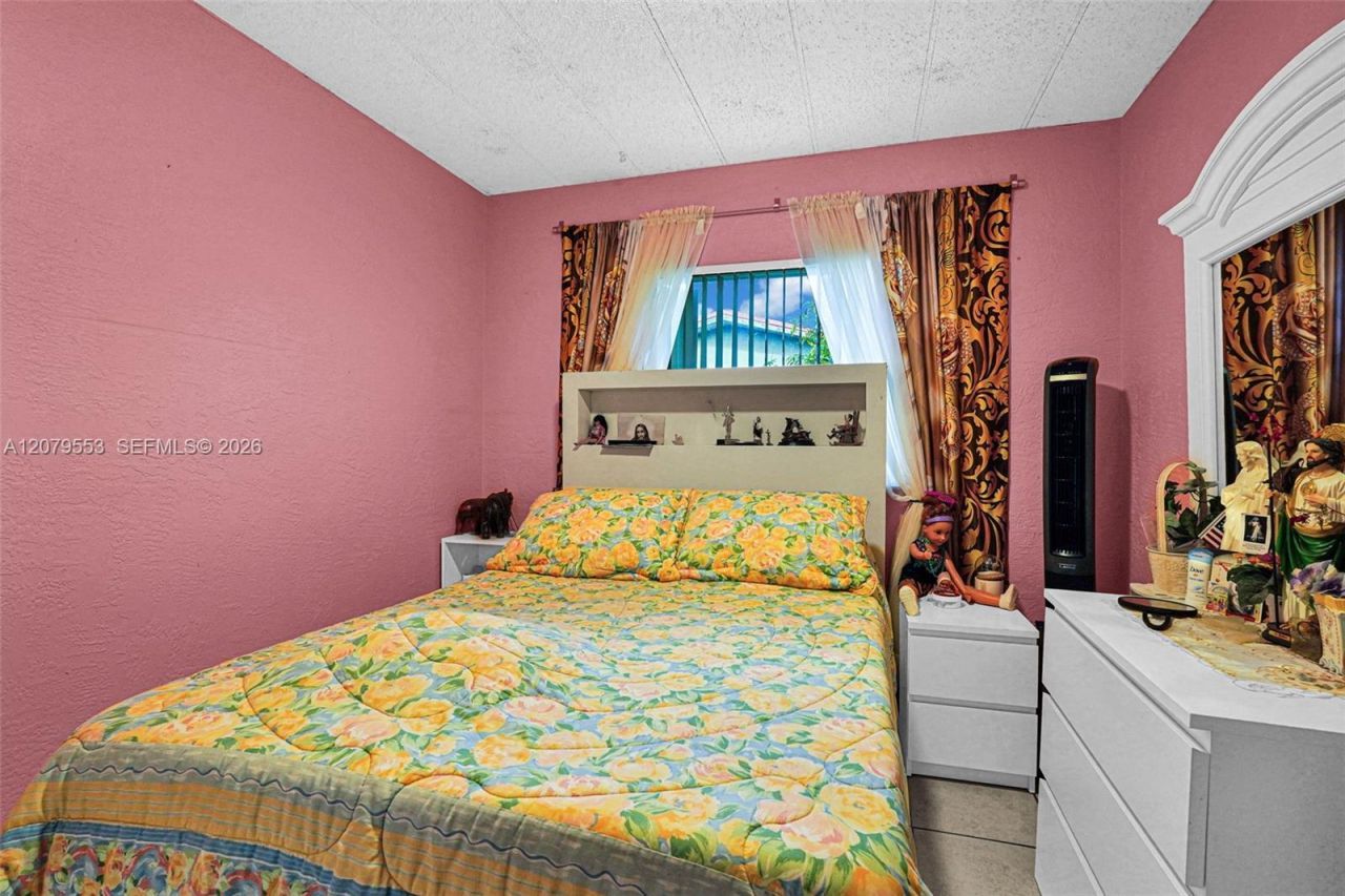 2760 NW 23rd St , Fort Lauderdale, FL 33311 Photo