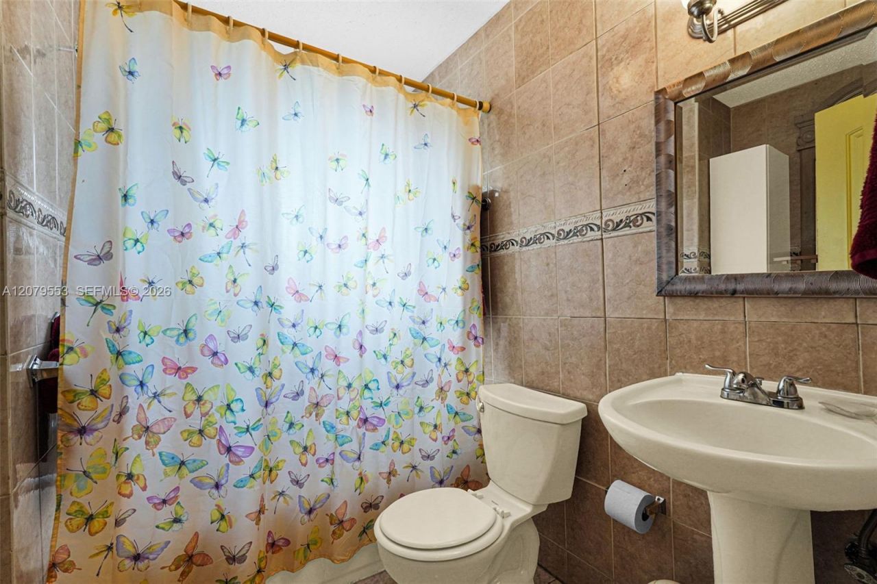 2760 NW 23rd St , Fort Lauderdale, FL 33311 Photo