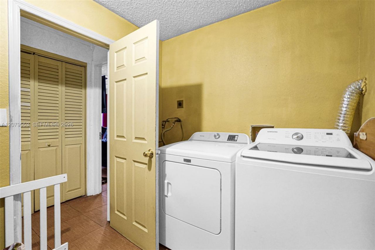 2760 NW 23rd St , Fort Lauderdale, FL 33311 Photo