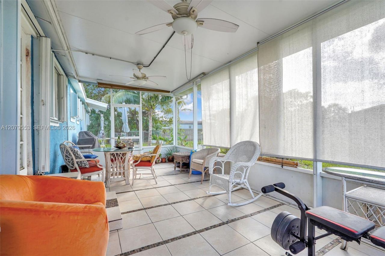 2760 NW 23rd St , Fort Lauderdale, FL 33311 Photo