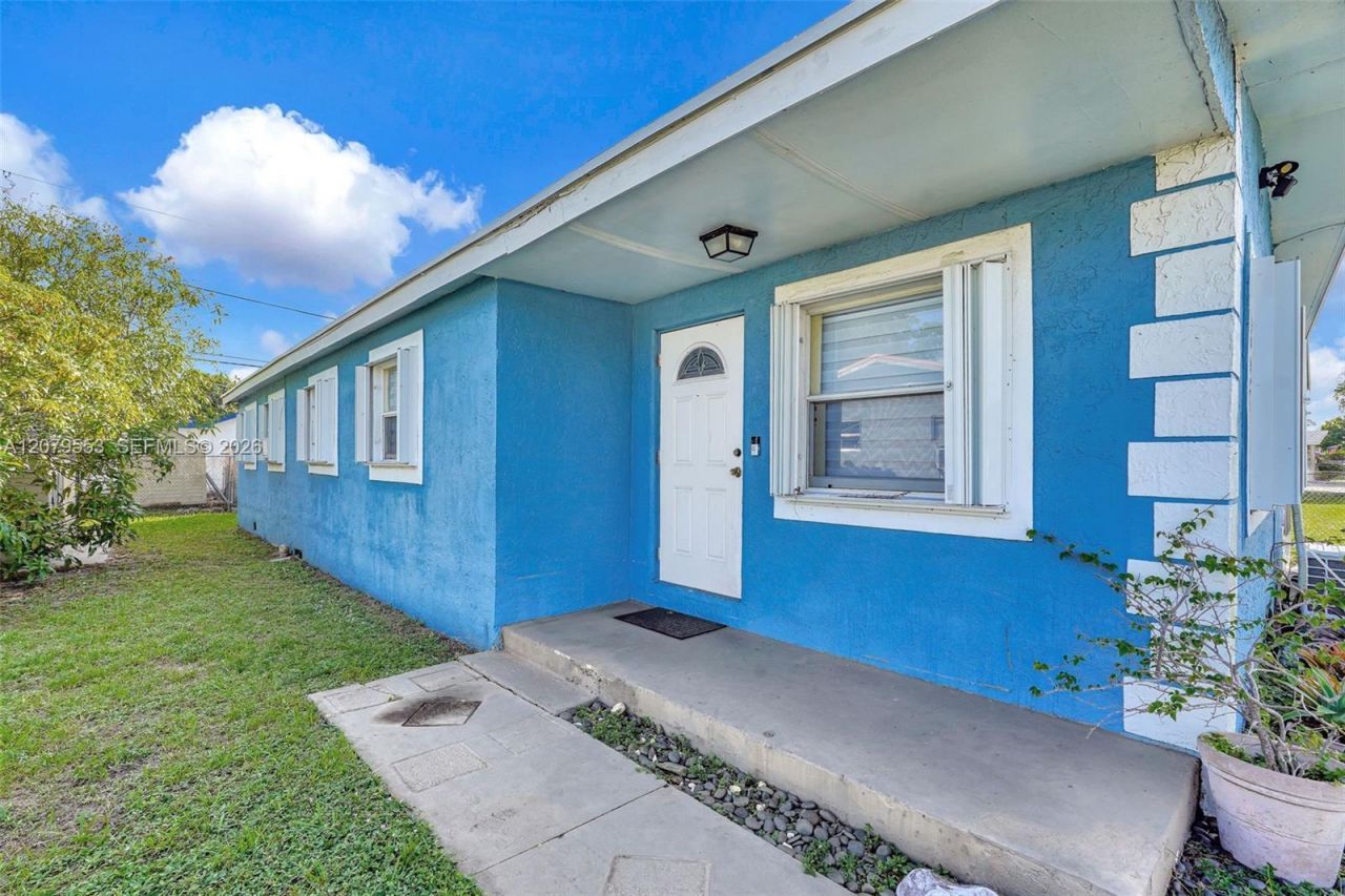 2760 NW 23rd St , Fort Lauderdale, FL 33311 Photo