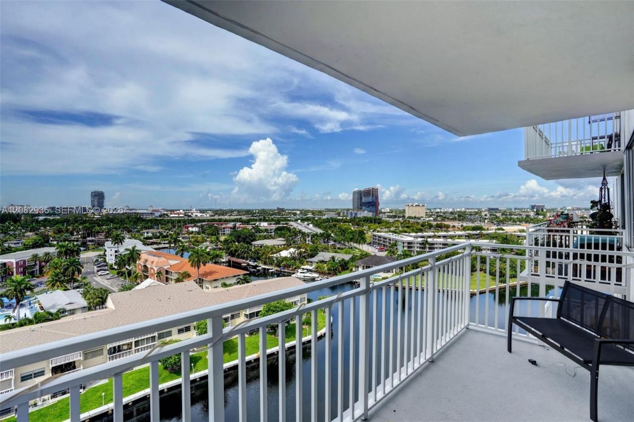 427 Golden Isles Dr , Unit 11C, Hallandale Beach, FL 33009 Photo