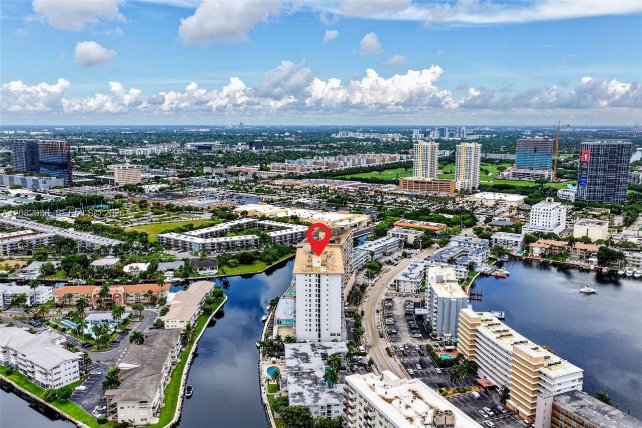 427 Golden Isles Dr , Unit 11C, Hallandale Beach, FL 33009 Photo