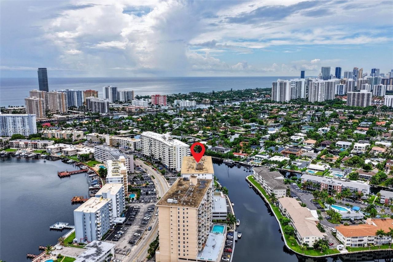 427 Golden Isles Dr , Unit 11C, Hallandale Beach, FL 33009 Photo