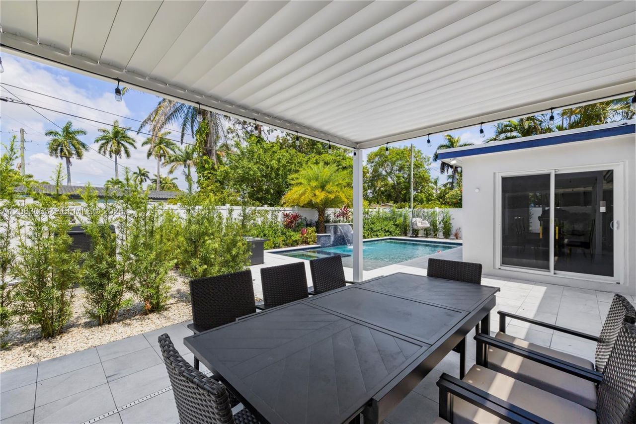 1104 N 13th Ter, Hollywood, FL 33019 Photo