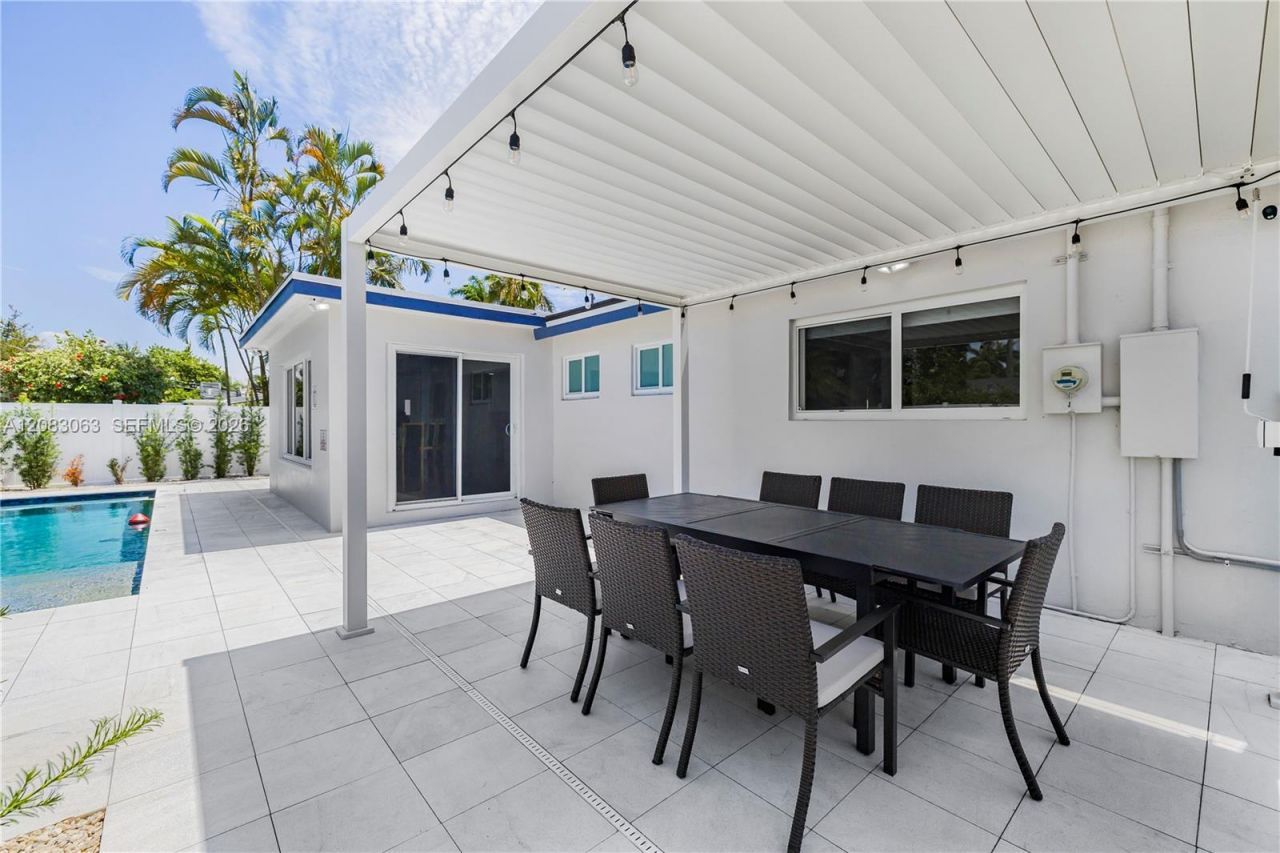 1104 N 13th Ter, Hollywood, FL 33019 Photo