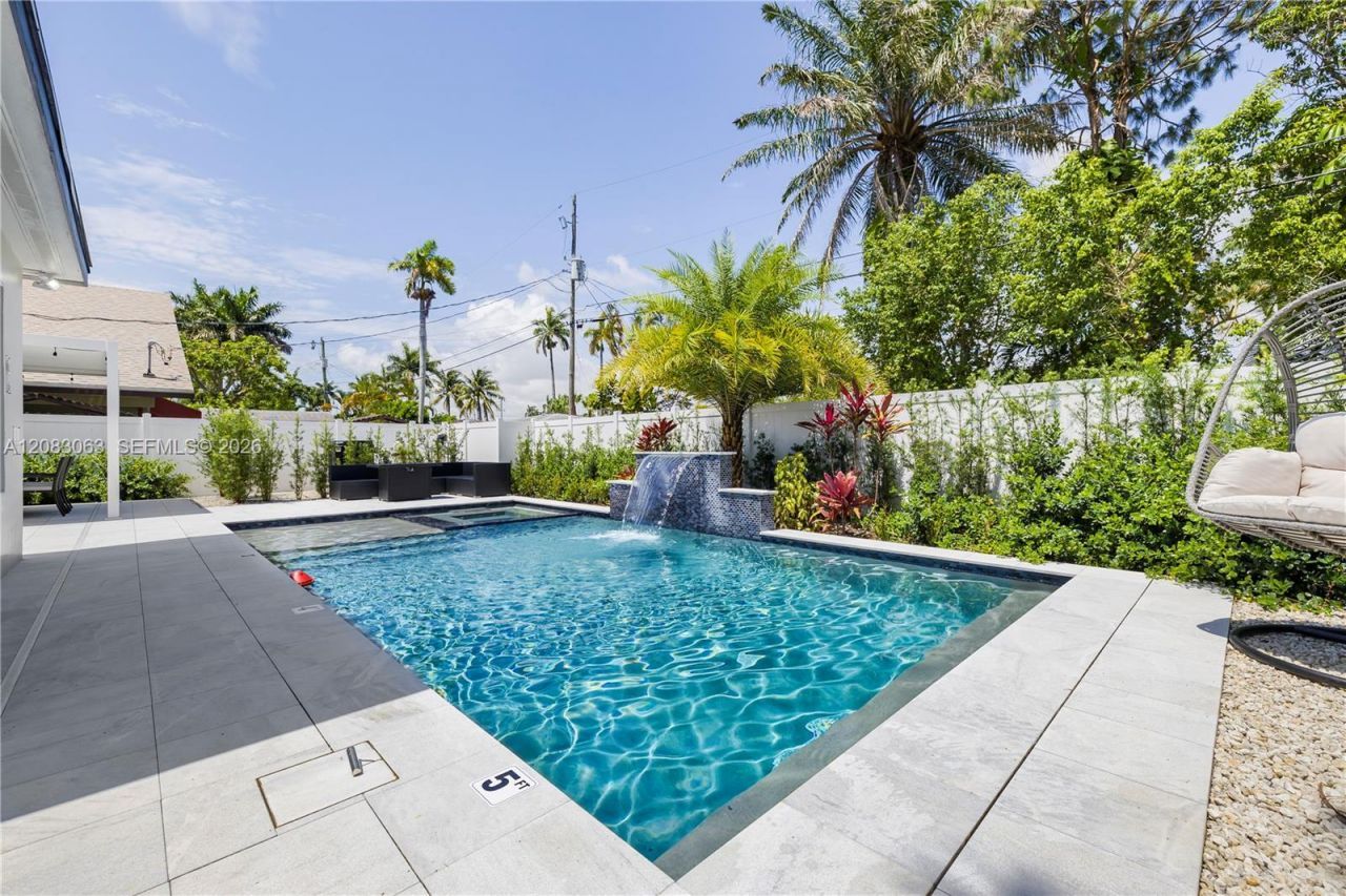 1104 N 13th Ter, Hollywood, FL 33019 Photo