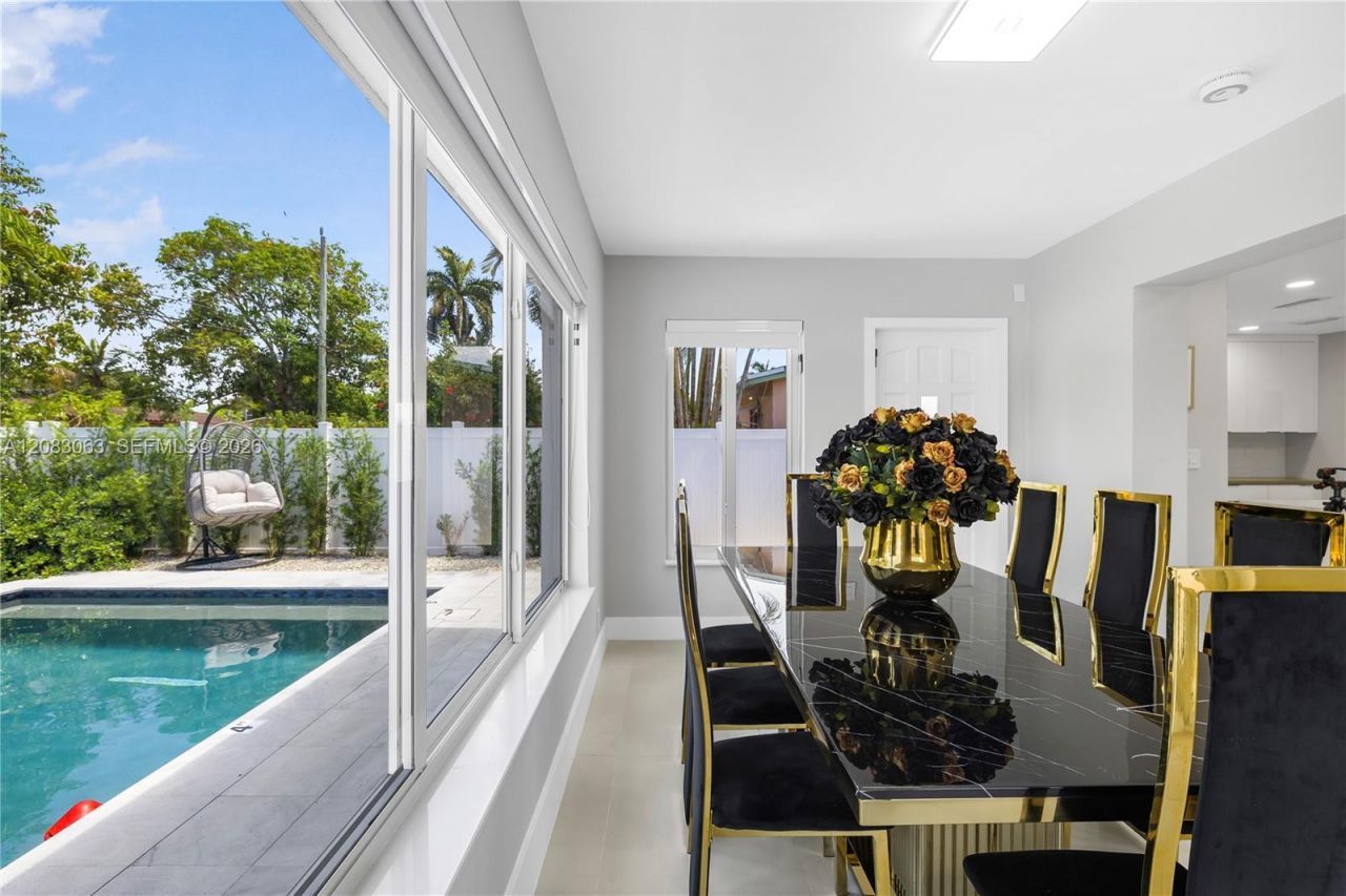 1104 N 13th Ter, Hollywood, FL 33019 Photo
