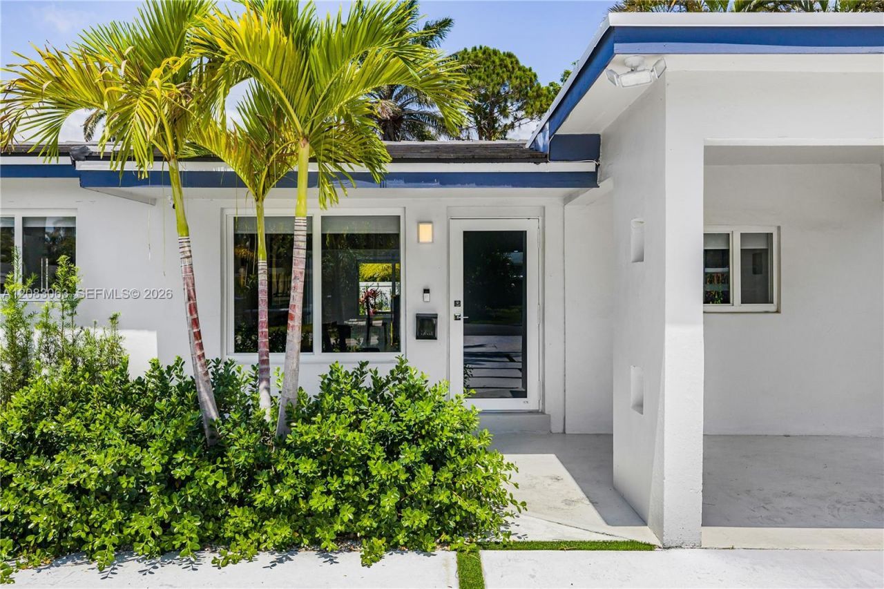1104 N 13th Ter, Hollywood, FL 33019 Photo