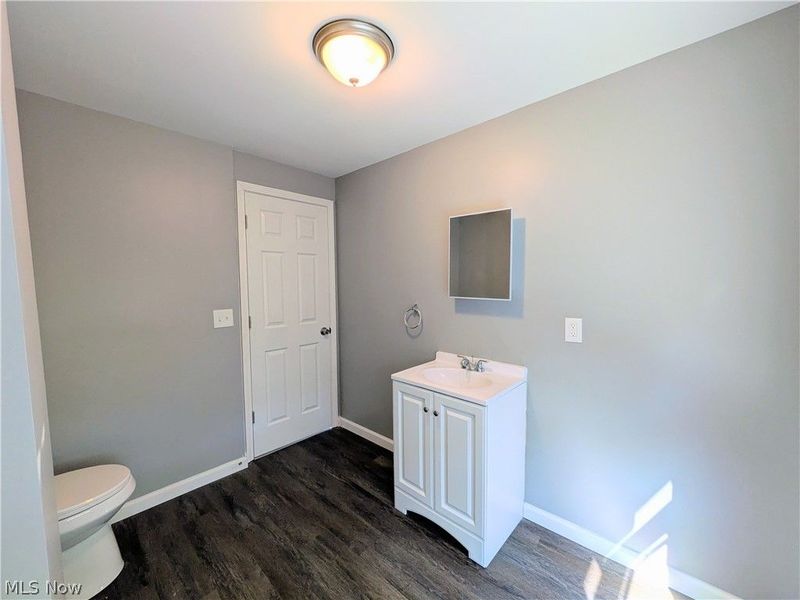 16712 Glenpark Avenue, Cleveland, OH 44128 Photo 24