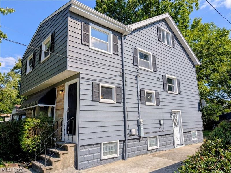 16712 Glenpark Avenue, Cleveland, OH 44128 Photo 3