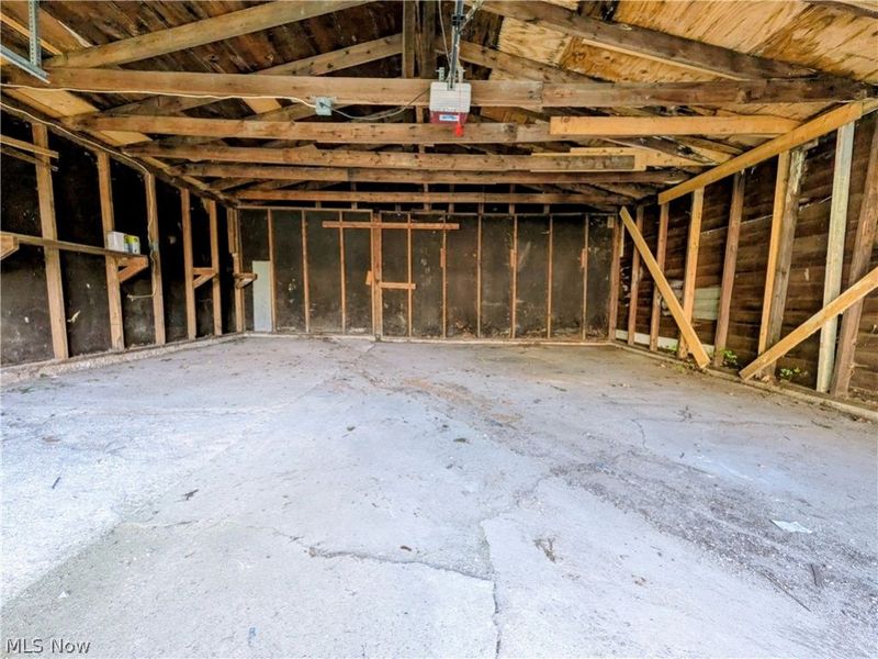 16712 Glenpark Avenue, Cleveland, OH 44128 Photo 6