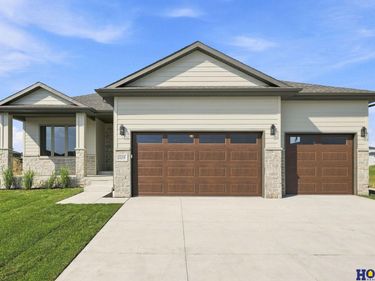 829 Regiment Road, Lincoln, NE 68527