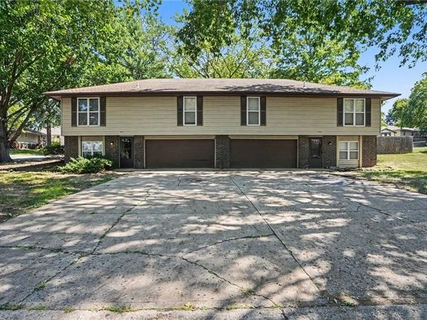920-922 NW 13th Street, Blue Springs, MO 64015