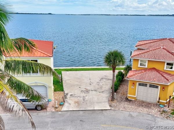 1120 Nettles Boulevard , Jensen Beach, FL 34957