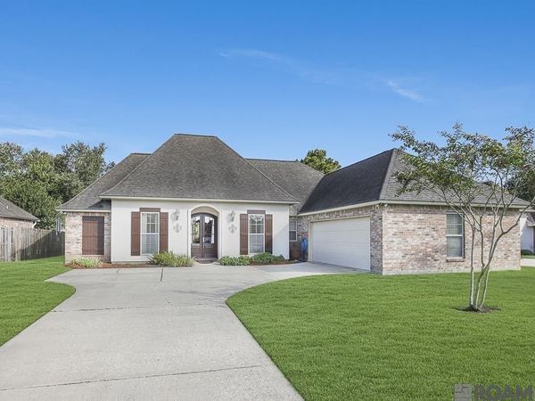 39348 Seaside Ln, Prairieville, LA 70769