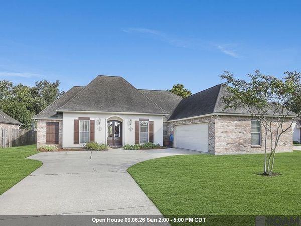 39348 Seaside Ln, Prairieville, LA 70769