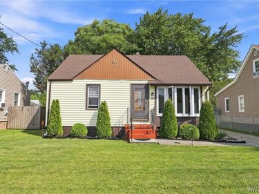160 Clover Place , Buffalo, NY 14225