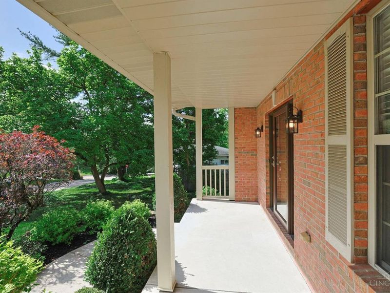 1919 Highcliff Court, Fairfield, OH 45014 Photo 4