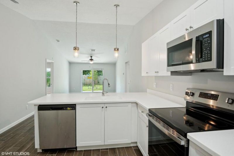 636 35th Street, West Palm Beach, FL 33407 Photo